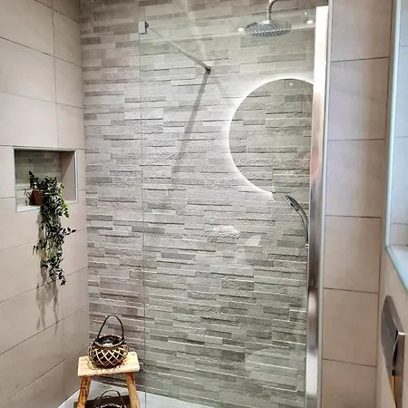 Center Luxury Spacious A&m Daire Rhodes City