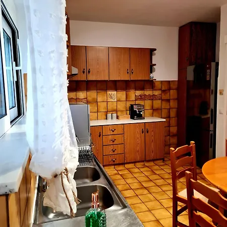 Center Luxury Spacious A&m 아파트 Rhodes City