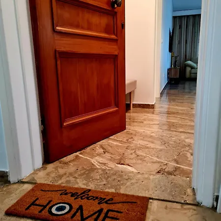 Center Luxury Spacious A&m 아파트 Rhodes City
