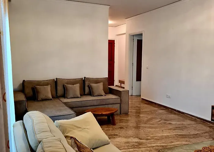 Center Luxury Spacious A&m Rhodes City